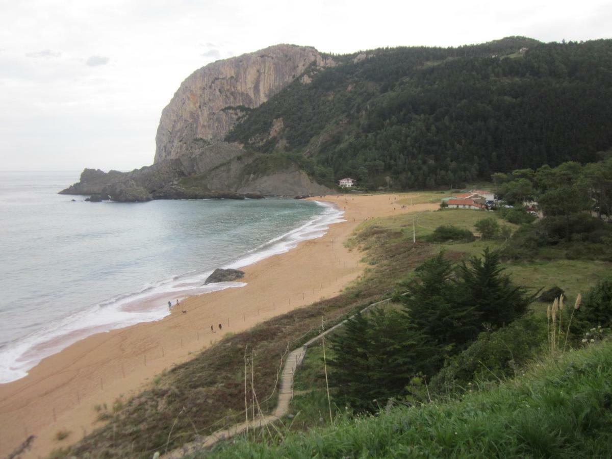 Appartamento Ea Playa Montana45'Guggemhein A 200M Andando Playa Y Del Centro Pueblo Ea Esterno foto
